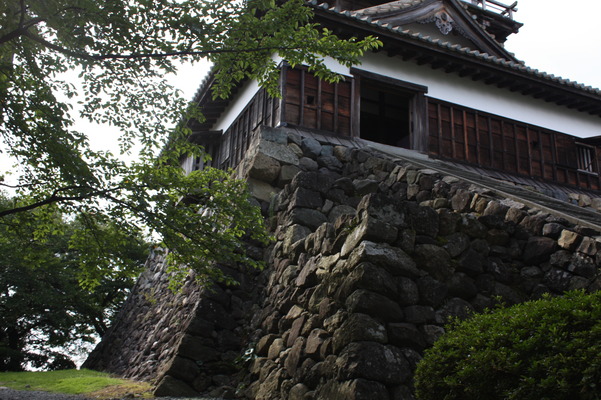 越前・丸岡城の天守台石垣