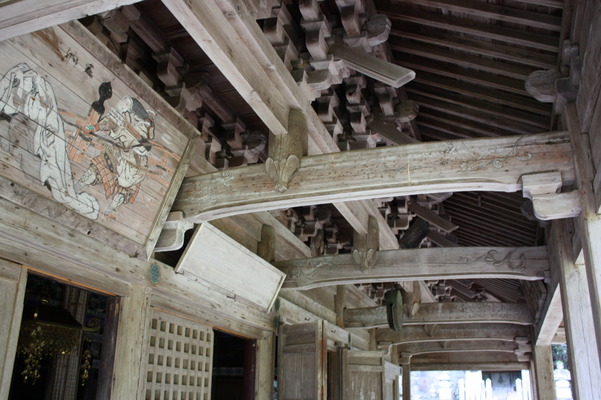 越前・瀧谷寺の観音堂、内部の梁と木組み