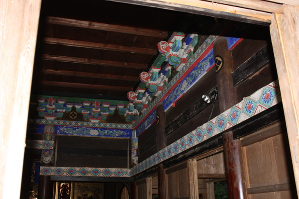 越前・瀧谷寺の観音堂の内部装飾