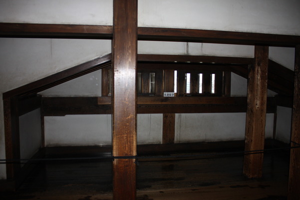 松本城の天守内部、木連格子窓