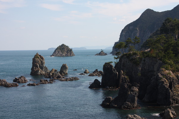 青海島の奇岩「十六羅漢」