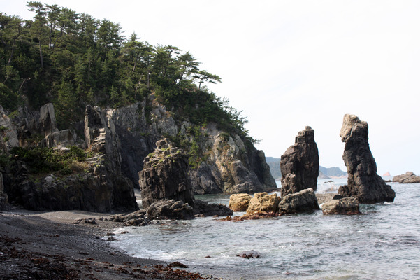 青海島の奇岩「変装行列」