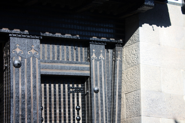 金沢城の石川門・櫓門と鉄扉
