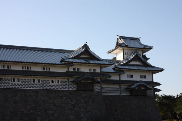 金沢城の「五十間長屋」と破風の菱櫓
