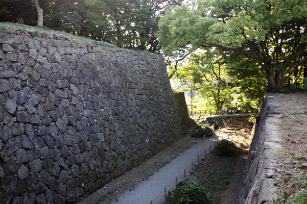 金沢城の石垣と空掘/癒し憩い画像データベース