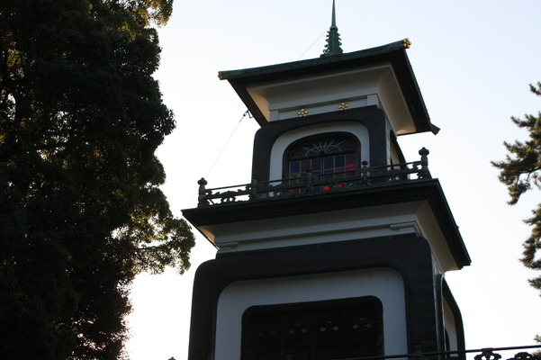 金沢・尾山神社の「神門」とステンドグラス