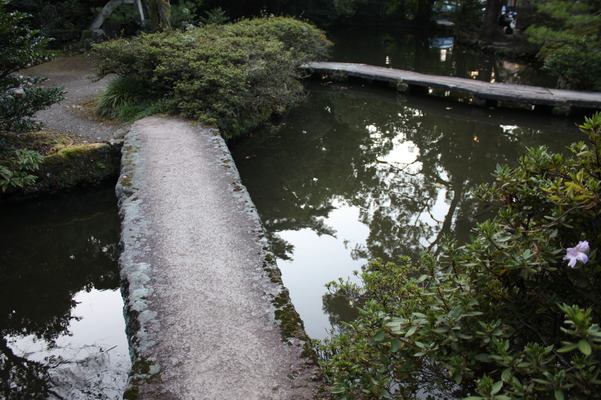 金沢・尾山神社の「神苑」の石橋