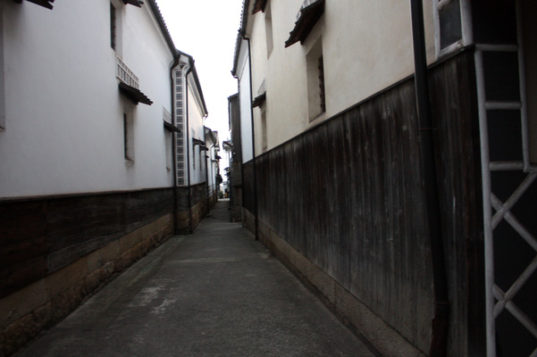 福山・「鞆の浦」の路地と板壁