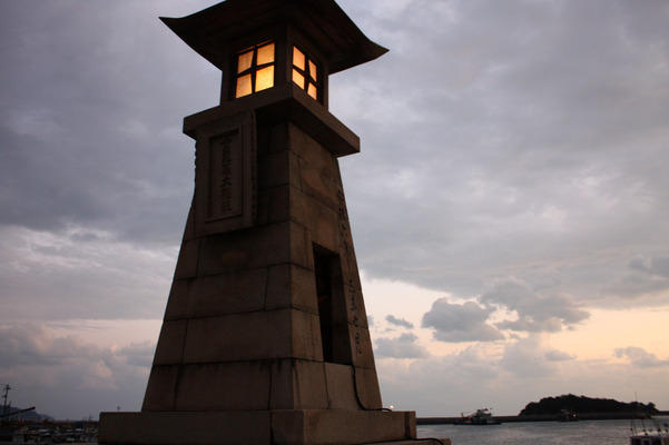 鞆の浦港のシンボル常夜灯
