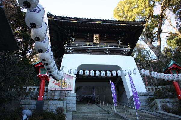 江島神社の瑞心門