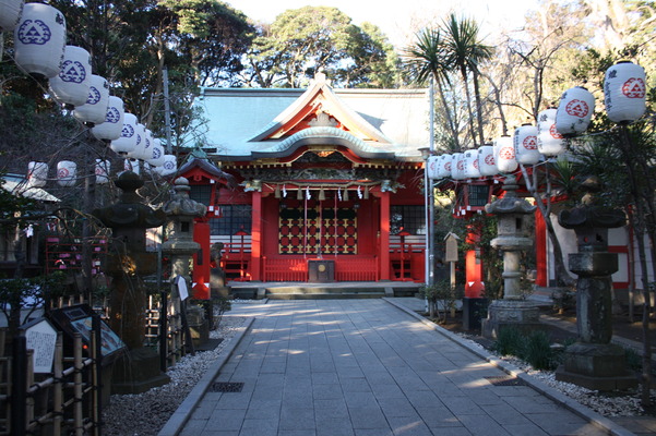 江島神社（中津宮）の拝殿