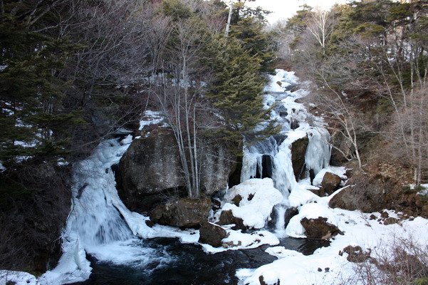 冬・氷結期の「竜頭ノ滝」/癒し憩い画像データベース