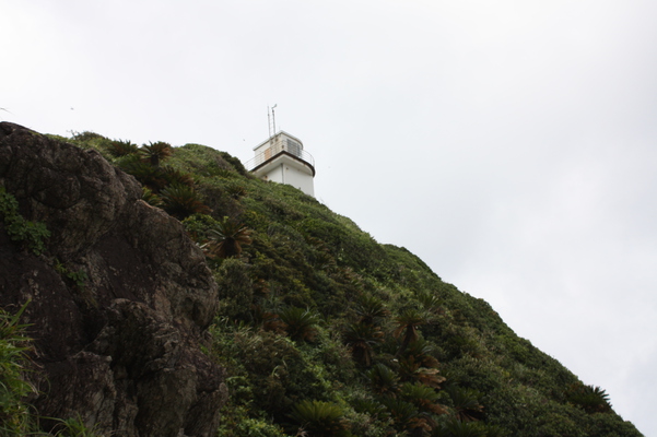 岬に建つ笠利埼灯台/癒し憩い画像データベース