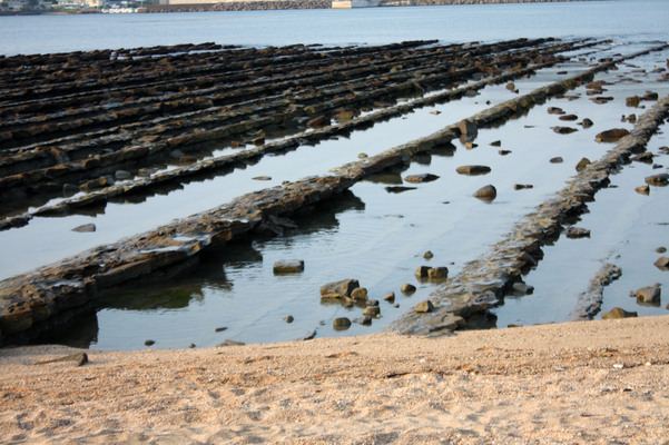 青島海岸の「鬼の洗濯岩」