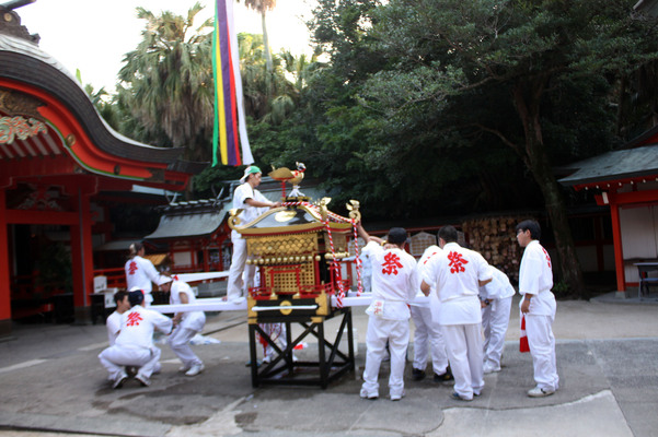 青島神社の「神輿」