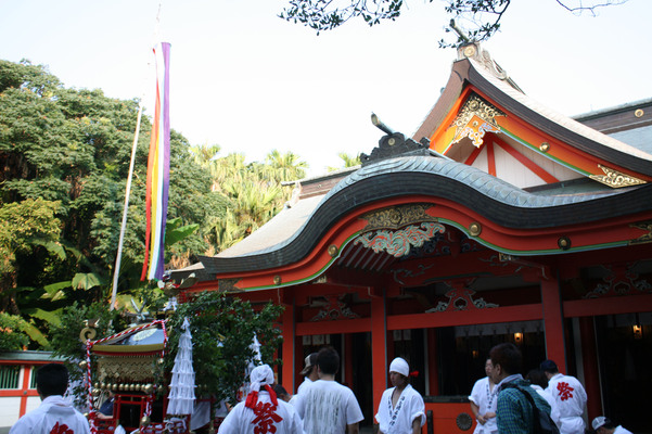 青島神社の拝殿と夏祭り前