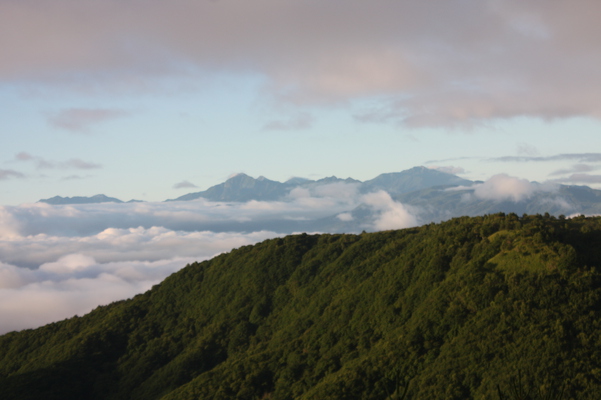 朝の八ッ岳と雲海/癒し憩い画像データベース