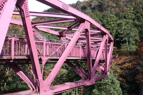 山中温泉の吊り橋「あやとり橋」と鶴仙渓の秋