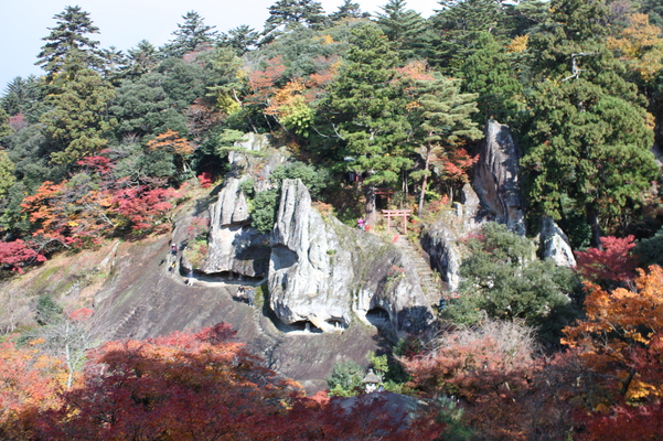 那谷寺「奇岩遊仙境」の秋景