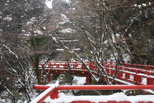 積雪の那谷寺「楓月橋」