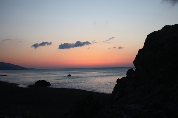 「恋路ヶ浜」の曙と日の出/癒し憩い画像データベース