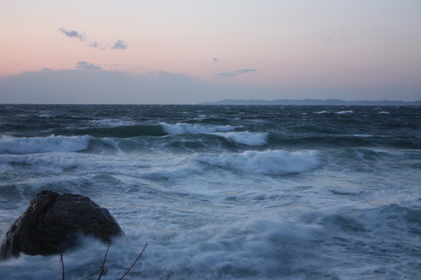 渥美半島・恋路が浜「日出の石門」の早朝景色