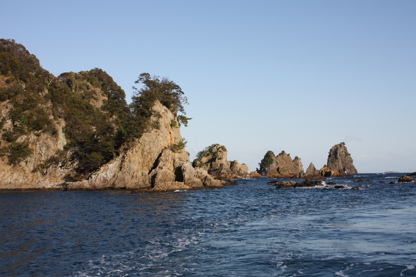 南伊豆「石廊崎岬巡り遊覧船」から見た島並み