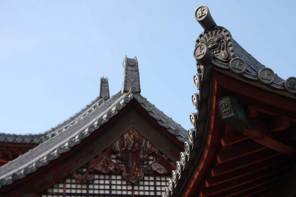 春の因島水軍城「本丸屋根」/癒し憩い画像データベース
