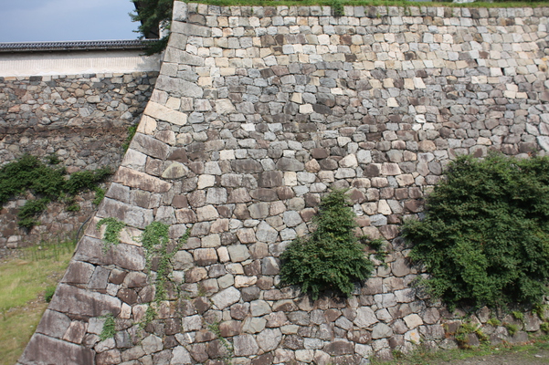 名古屋城の「剣堀」と石垣/癒し憩い画像データベース