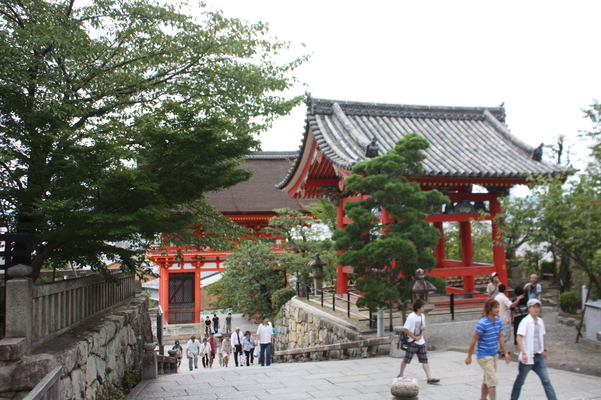 夏の京都・清水寺「鐘楼と仁王門」