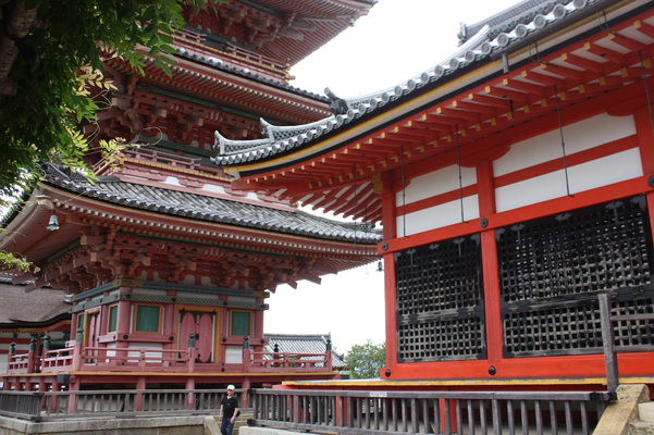 夏の京都・清水寺「経堂と三重塔」