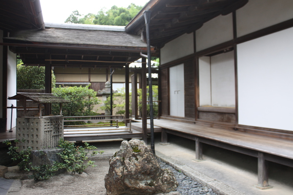 銀閣寺「本堂・東求堂」間の庭園