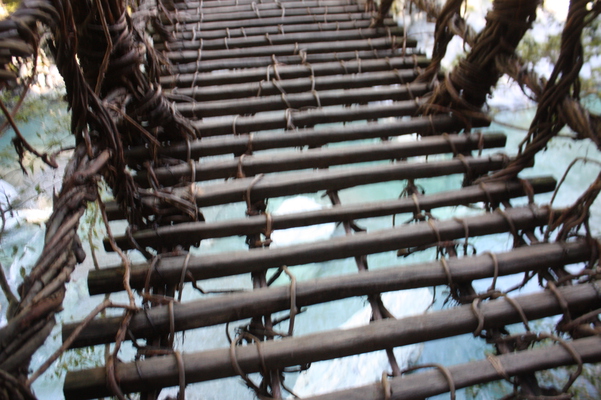 吊橋の「かずら橋」近景/癒し憩い画像データベース