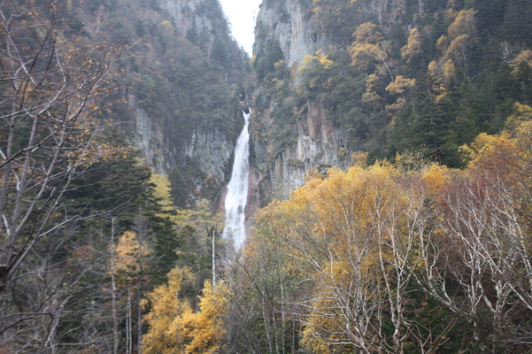 秋の「流星の滝」/癒し憩い画像データベース
