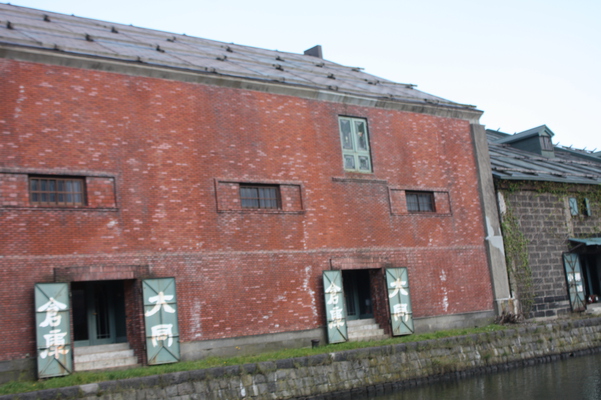 小樽運河の煉瓦壁倉庫