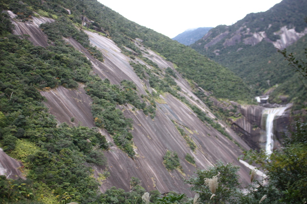 屋久島「千尋の滝」と一枚岩