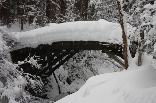 深雪の羽黒山「神橋」