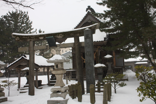 積雪の山居倉庫「三居稲荷神社」