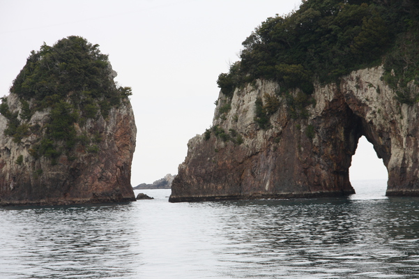 那智勝浦「紀の松島」の海食洞