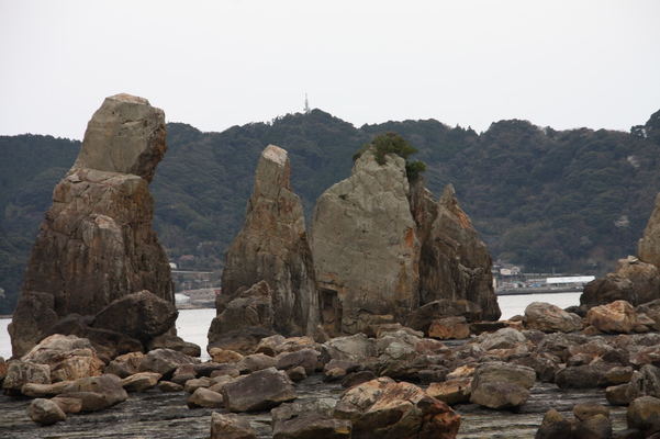 串本・橋杭岩の並ぶ岩/癒し憩い画像データベース