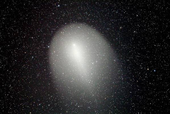 ホームズ彗星の側面像
