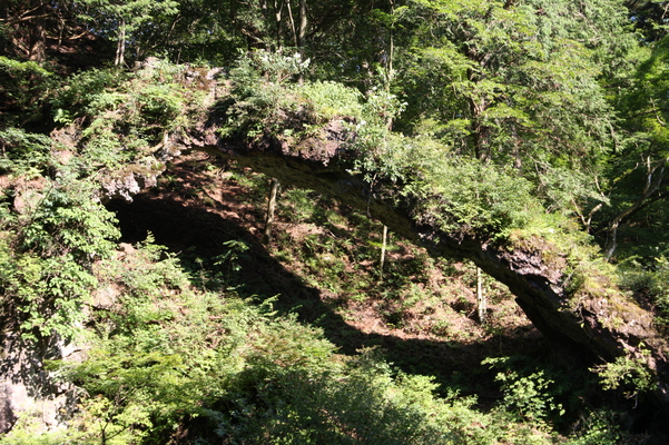 榛名神社の「鞍掛岩」