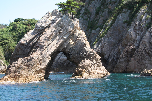 浦富海岸の「千貫松島」/癒し憩い画像データベース
