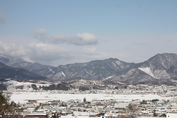 信州「前山寺」から見た雪景色