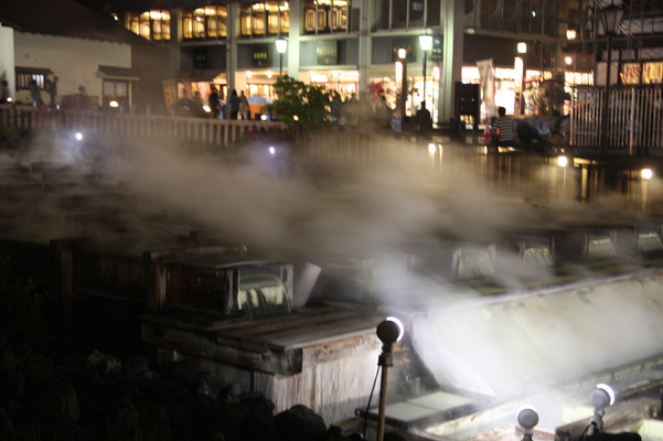 夜の草津温泉「湯畑と周辺」/癒し憩い画像データベース