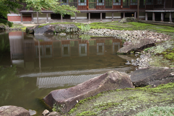 初夏の鎌倉・円覚寺「方丈庭園）の池」/癒し憩い画像データベース