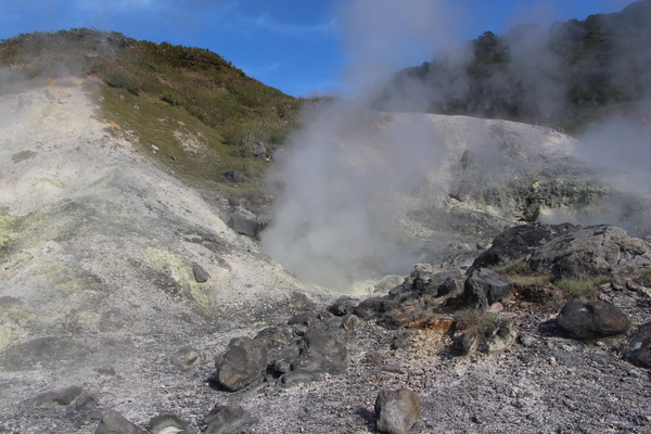 玉川温泉の大きな噴気孔