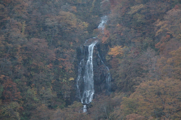 秋の宮城蔵王「三階の滝」