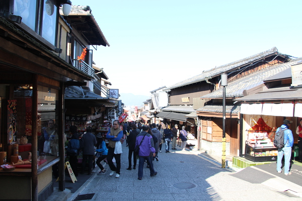 秋の京都・清水寺「参道の門前町」/癒し憩い画像データベース