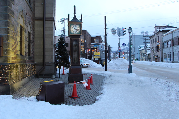 積雪の小樽 メルヘン通りの蒸気時計 癒し憩い画像データベース